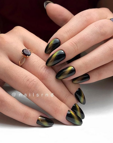 black nails with Gold stripes 