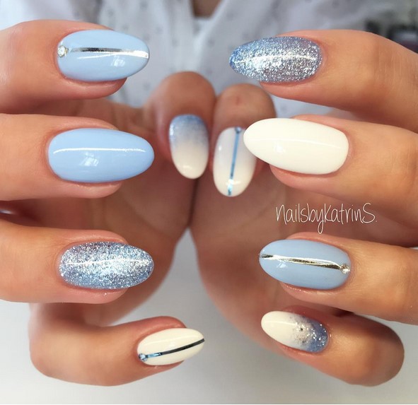 blue white nails short