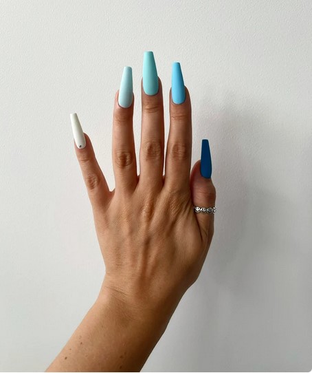 Baby blue matte gradient nails
